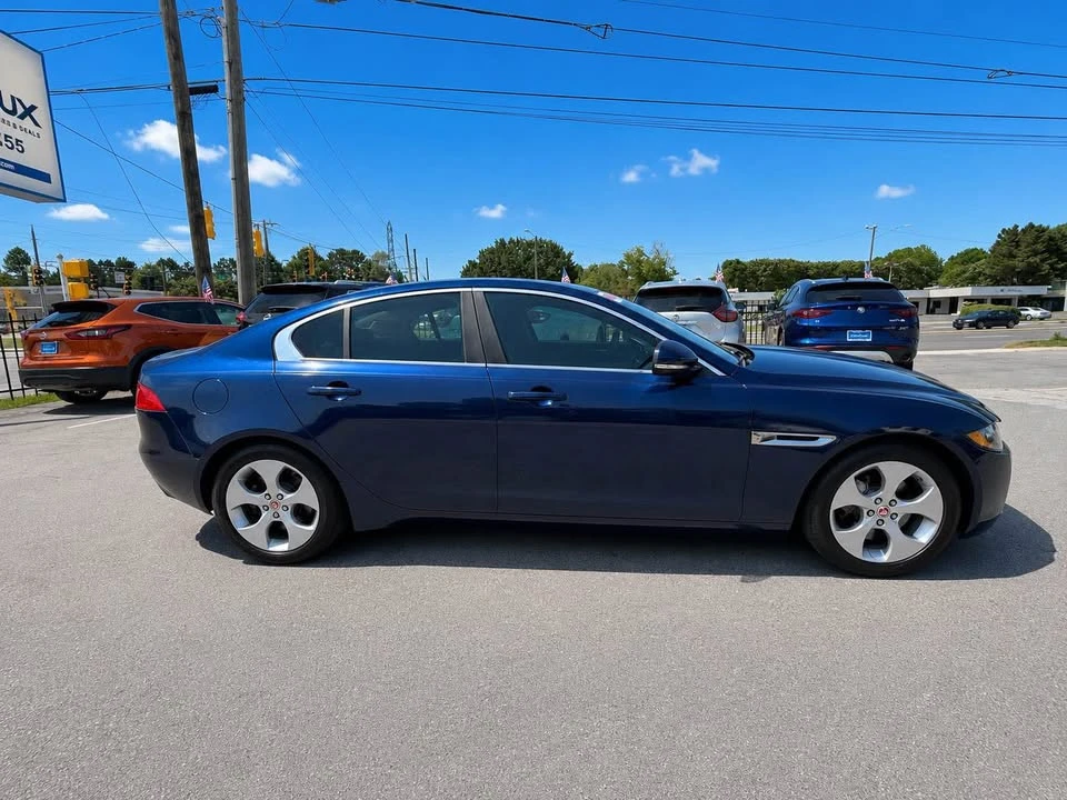 2017 Jaguar XE - Image 3 of 20