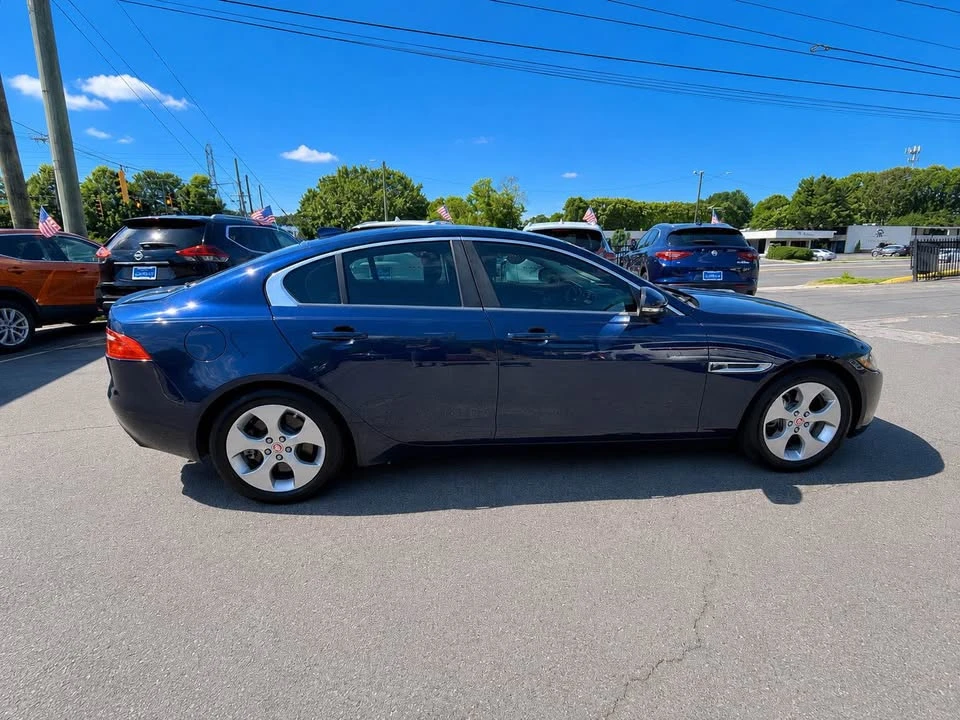 2017 Jaguar XE - Image 8 of 20
