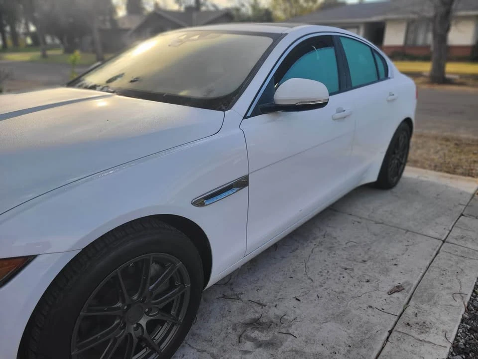 2017 Jaguar XE - Image 10 of 10