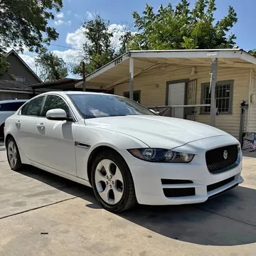 2017 Jaguar XE 25t Sedan