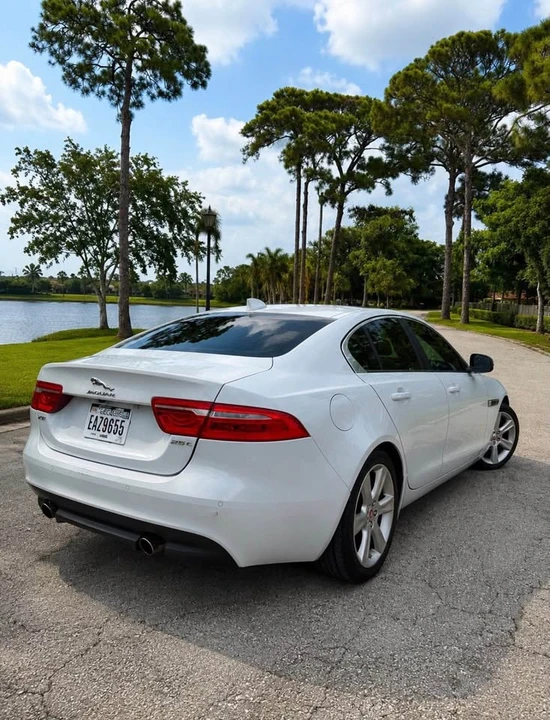 2017 Jaguar XE - Image 2 of 5