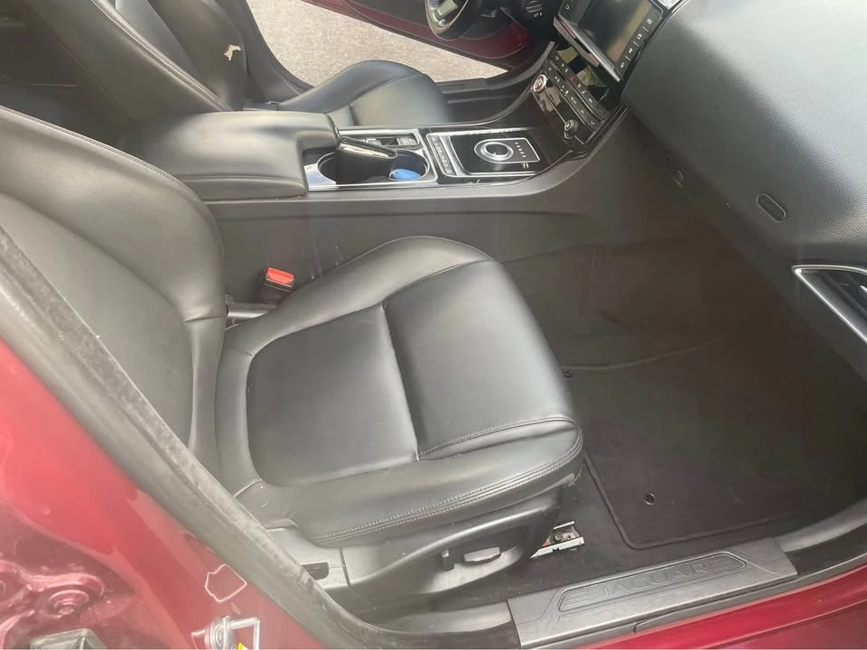 2017 Jaguar XE - Image 12 of 20