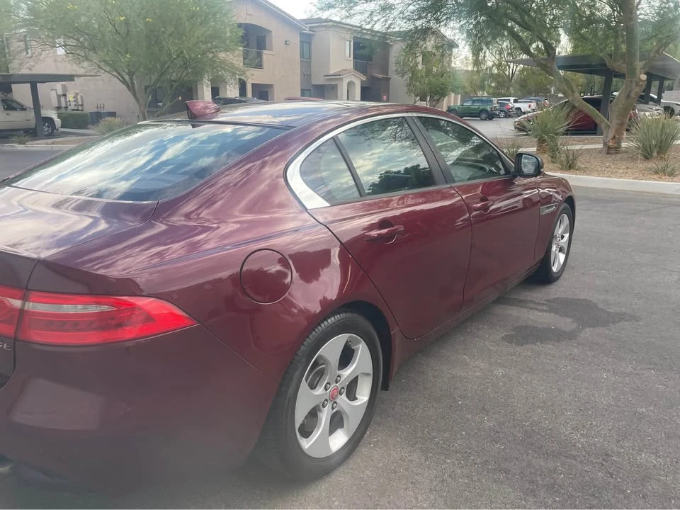 2017 Jaguar XE - Image 7 of 20