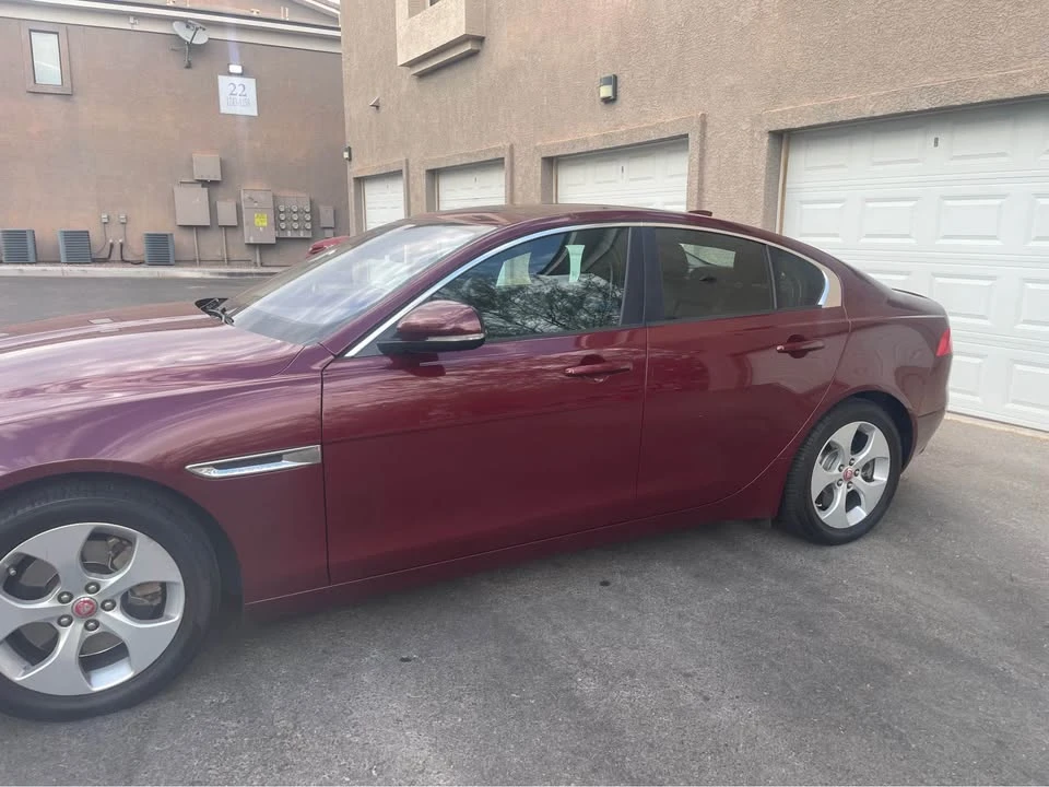 2017 Jaguar XE - Image 8 of 20