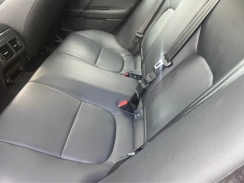 2017 Jaguar XE - Image 13 of 20