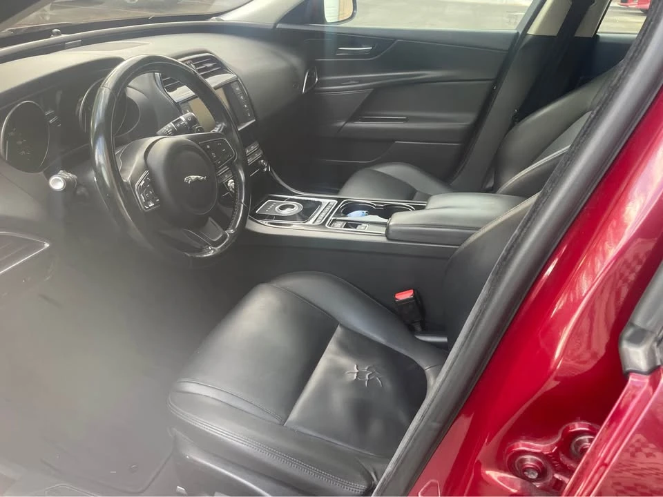 2017 Jaguar XE - Image 11 of 20