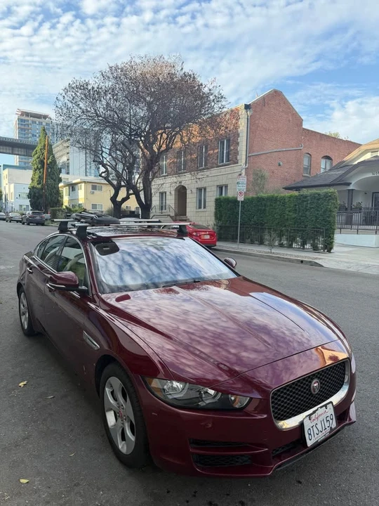 2017 Jaguar XE - Image 3 of 12