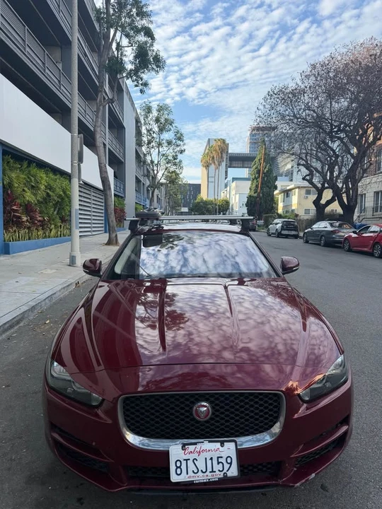 2017 Jaguar XE - Image 2 of 12