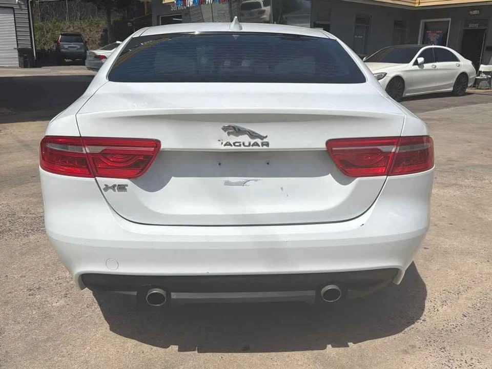 2017 Jaguar XE - Image 6 of 18
