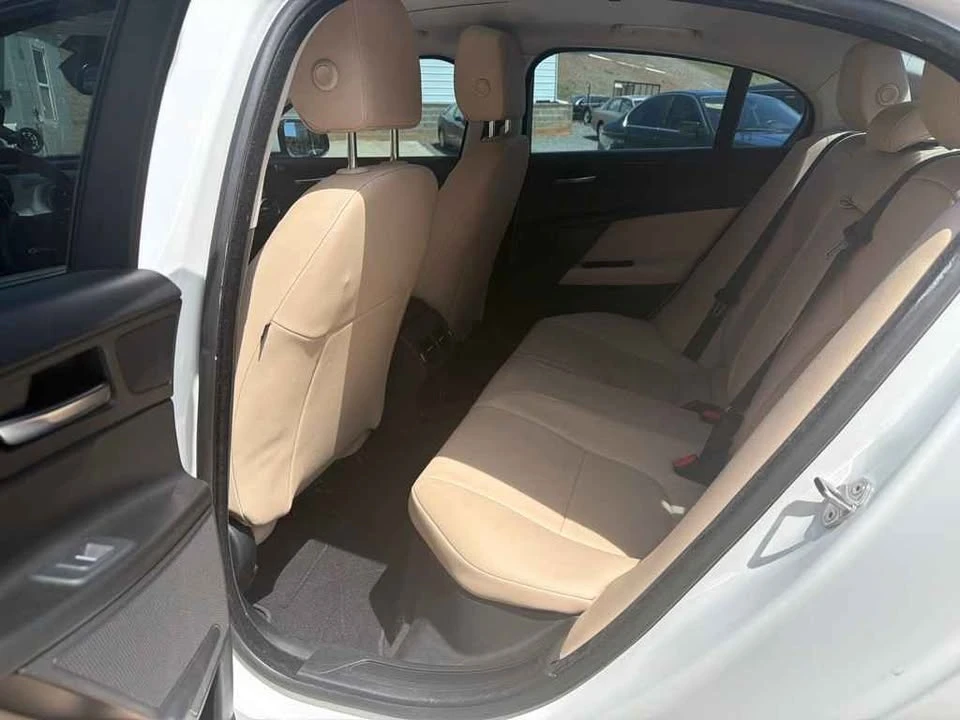 2017 Jaguar XE - Image 11 of 18