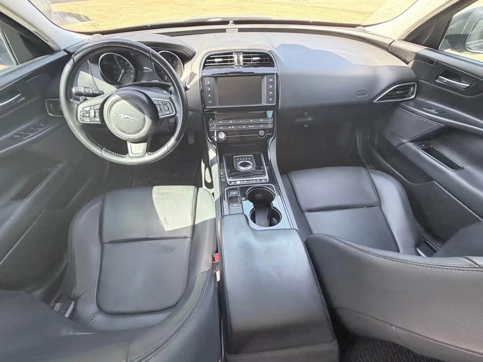 2017 Jaguar XE - Image 13 of 16