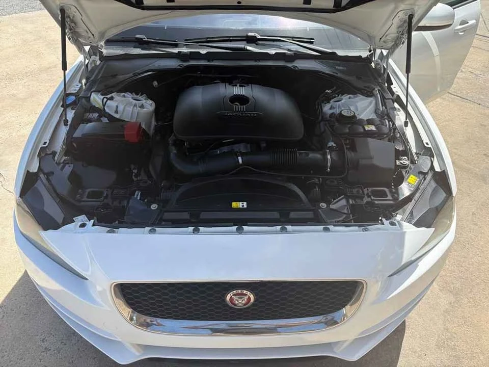 2017 Jaguar XE - Image 18 of 18