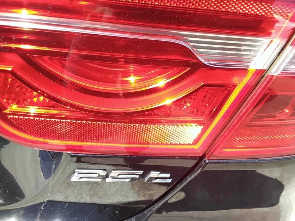 2017 Jaguar XE - Image 3 of 7