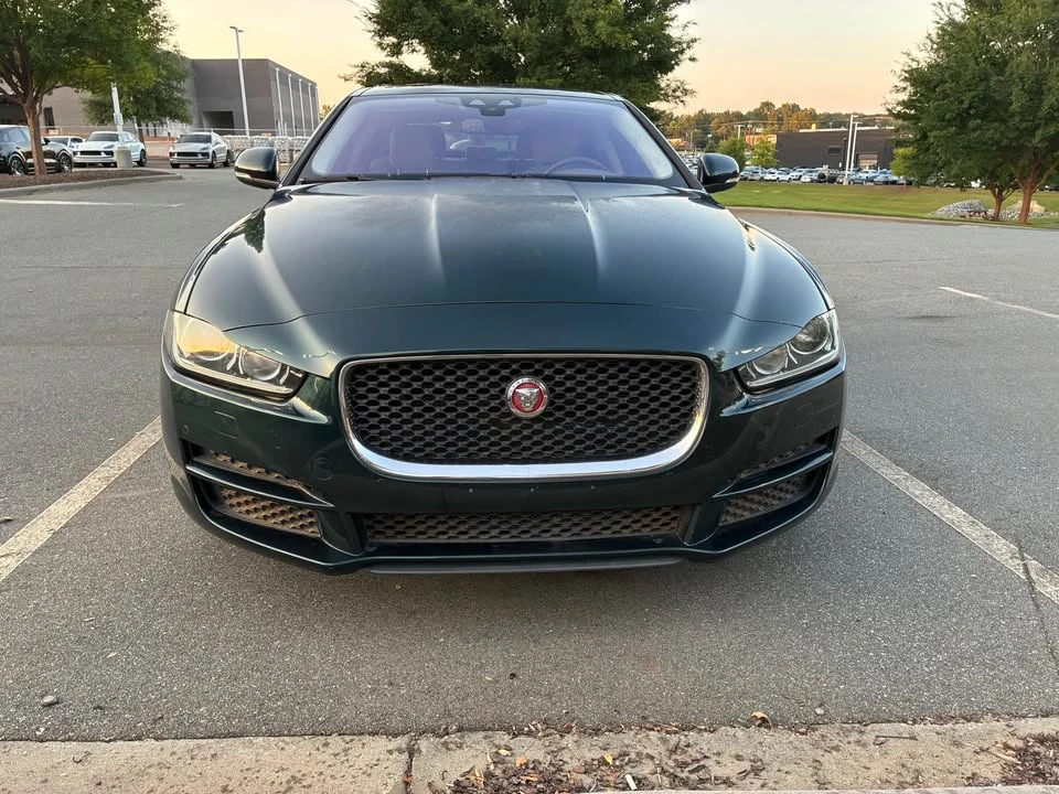 2017 Jaguar XE - Image 2 of 6