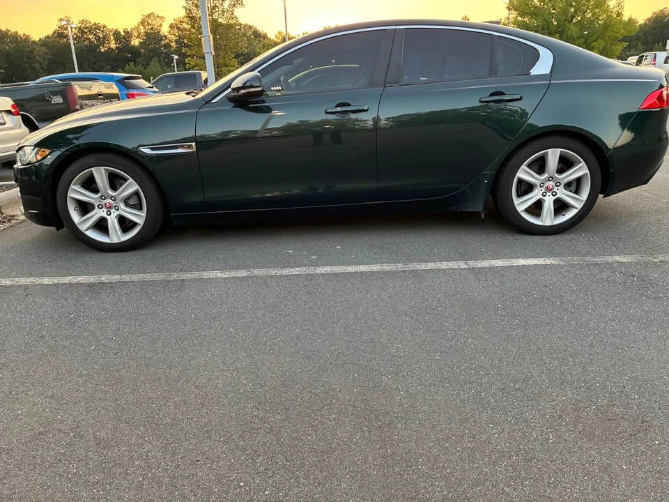 2017 Jaguar XE - Image 3 of 6