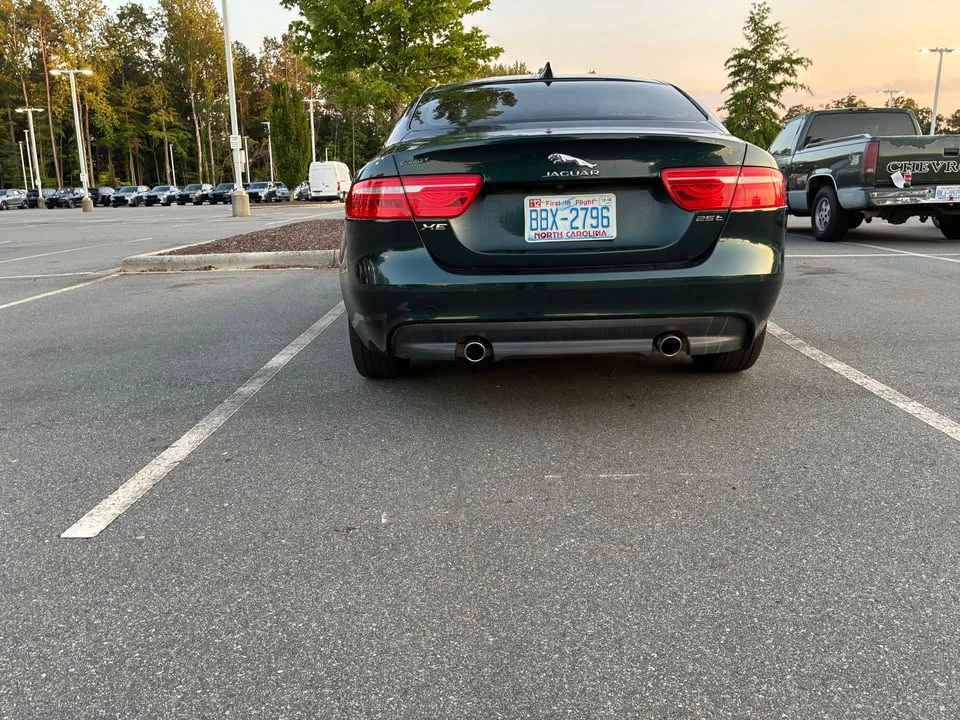 2017 Jaguar XE - Image 4 of 6