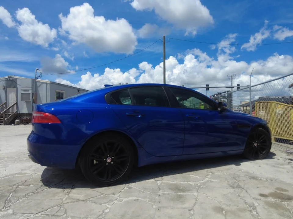 2017 Jaguar XE - Image 3 of 9