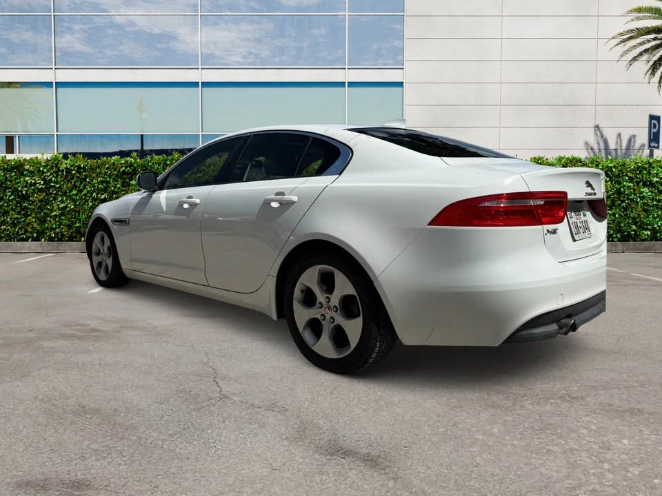 2017 Jaguar XE - Image 4 of 11