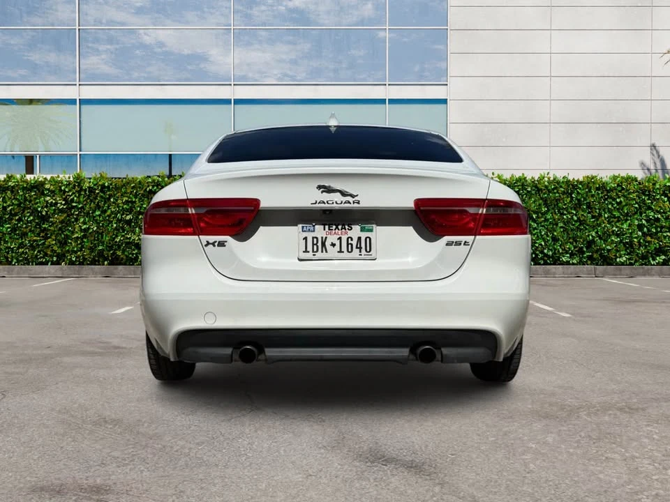 2017 Jaguar XE - Image 3 of 11