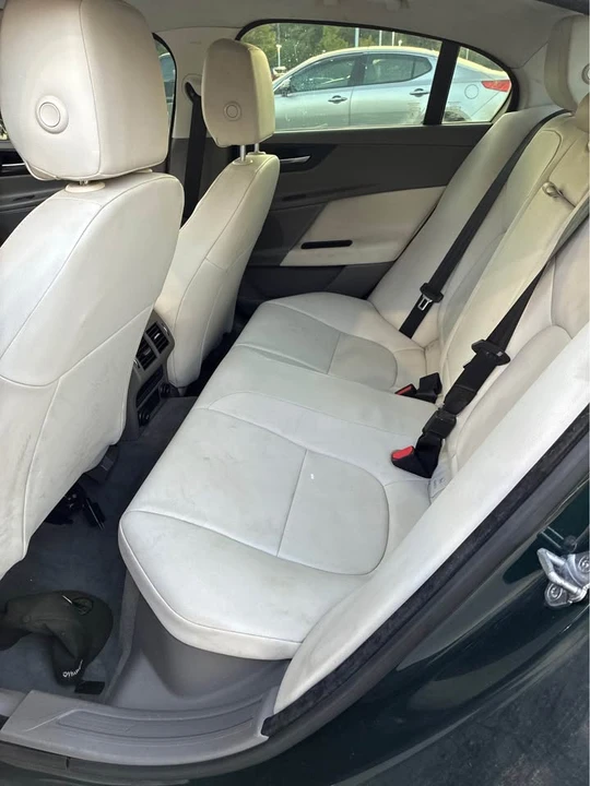 2017 Jaguar XE - Image 6 of 6