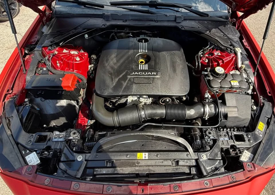2017 Jaguar XE - Image 5 of 20