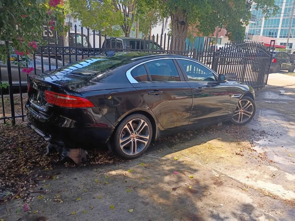 2017 Jaguar XE - Image 2 of 19