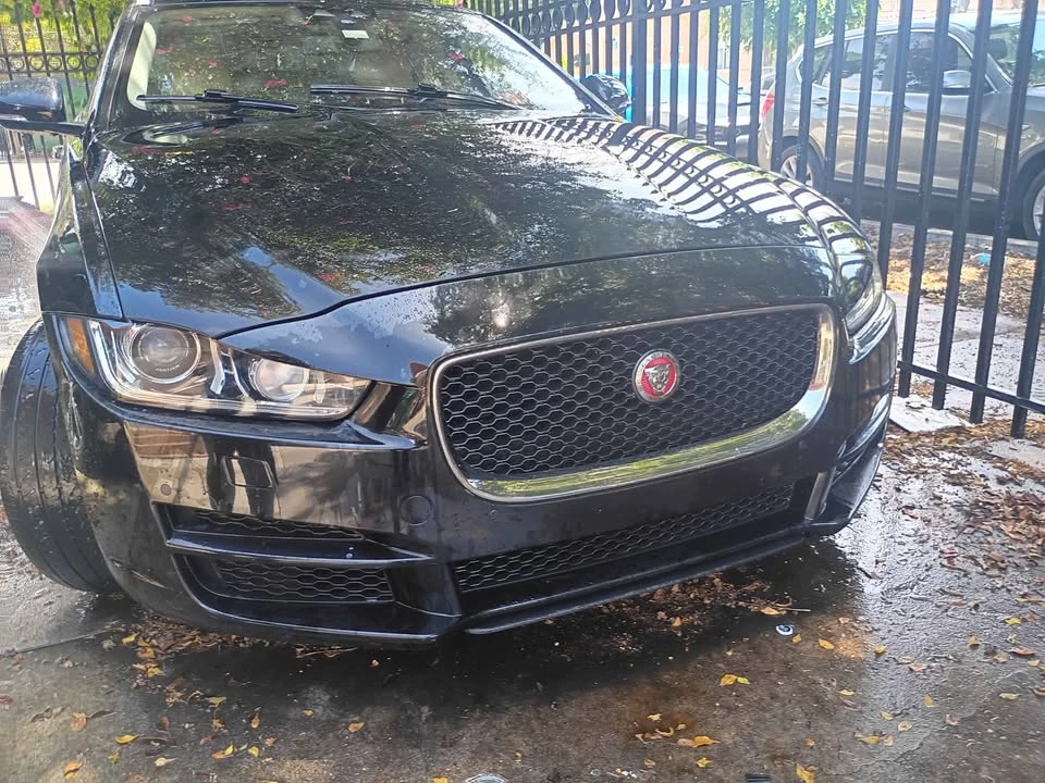 2017 Jaguar XE - Image 15 of 19