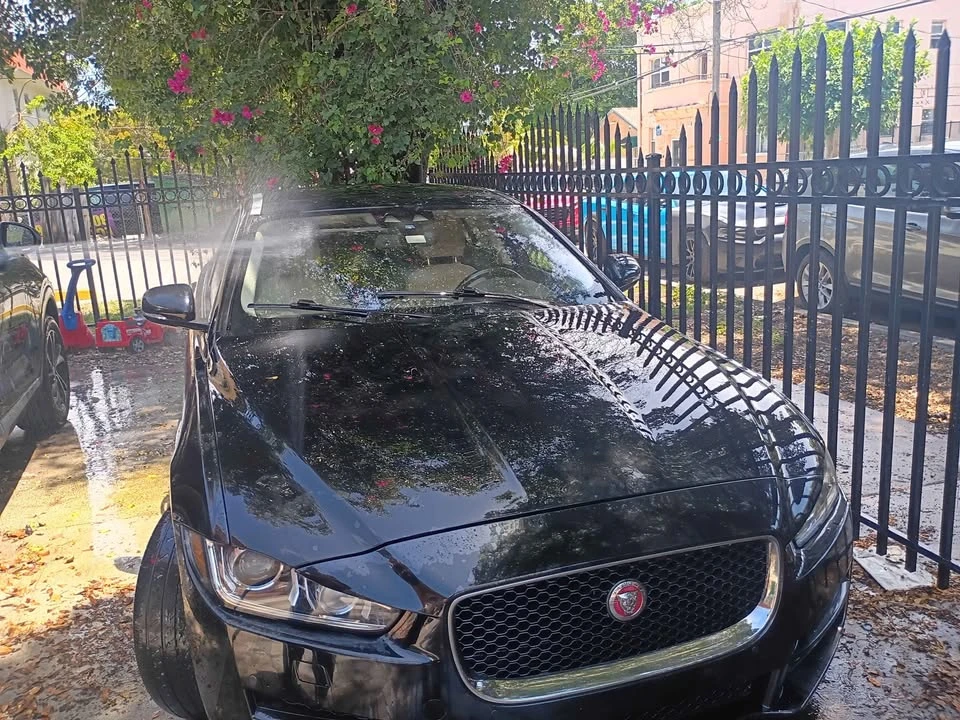 2017 Jaguar XE - Image 15 of 19