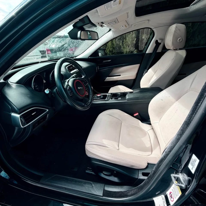 2017 Jaguar XE - Image 8 of 8