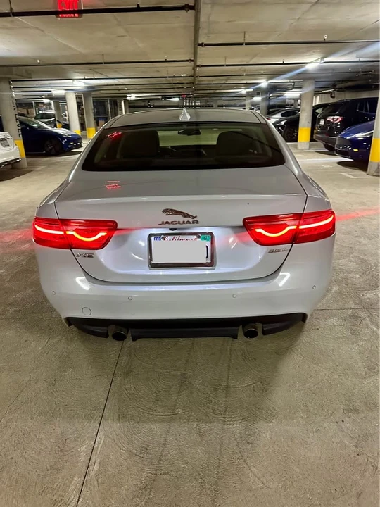 2017 Jaguar XE - Image 8 of 8
