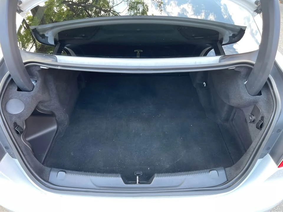 2017 Jaguar XE - Image 10 of 12