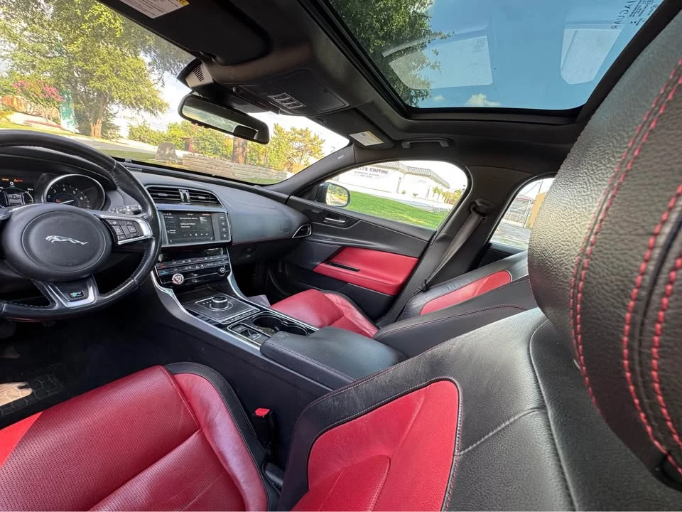 2017 Jaguar XE - Image 9 of 14