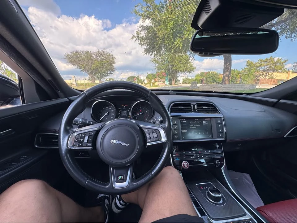 2017 Jaguar XE - Image 11 of 14