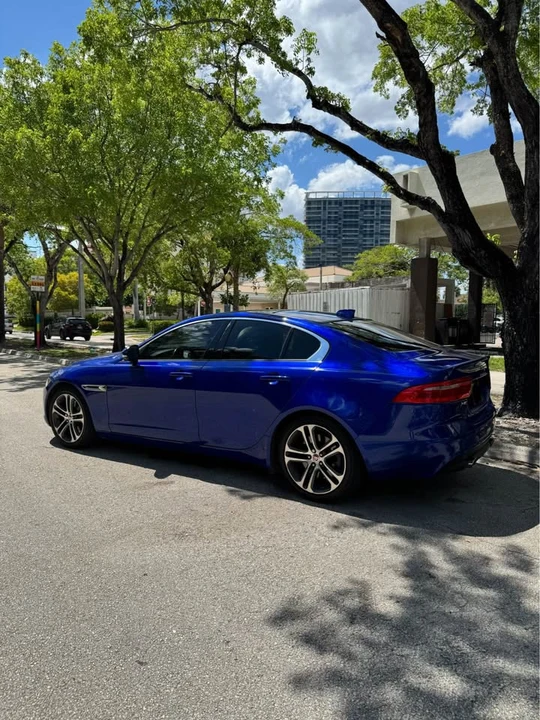2017 Jaguar XE - Image 9 of 15