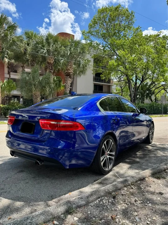 2017 Jaguar XE - Image 6 of 15