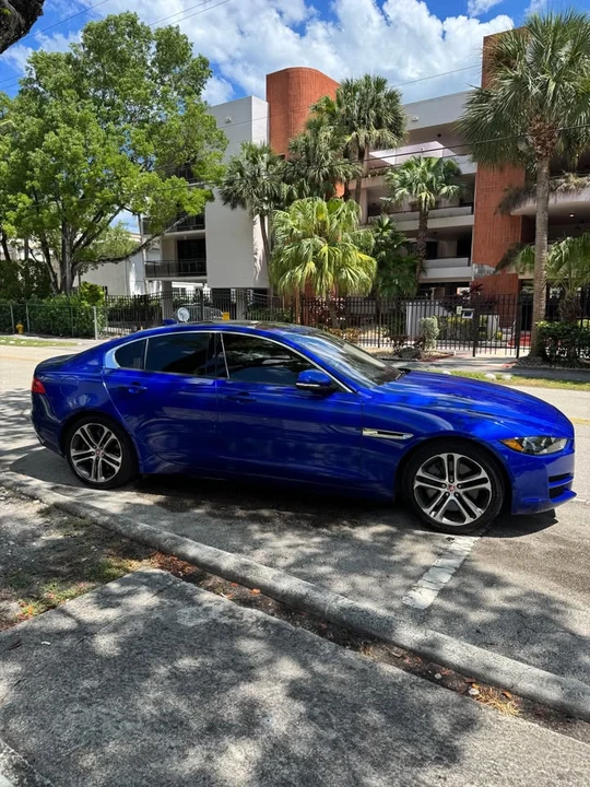 2017 Jaguar XE - Image 4 of 15