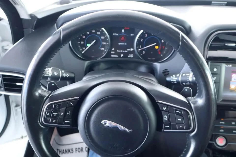 2017 Jaguar XE - Image 14 of 19
