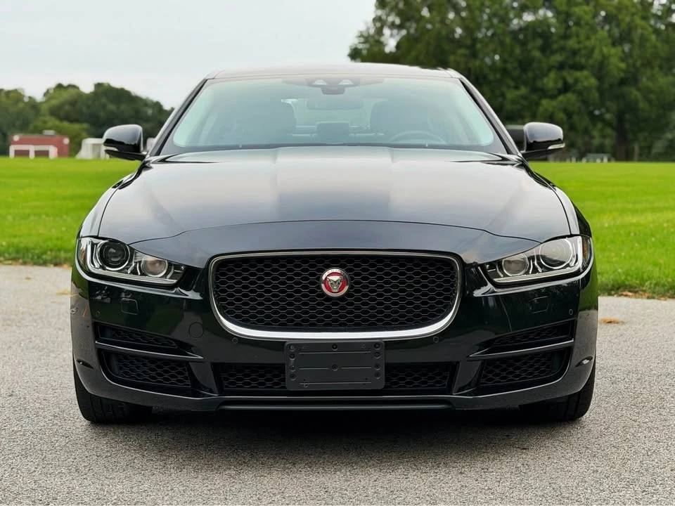 2017 Jaguar XE - Image 3 of 20