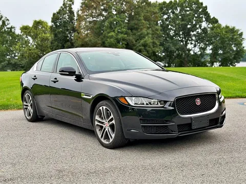 2017 Jaguar XE XE 35t Premium Sedan 4D