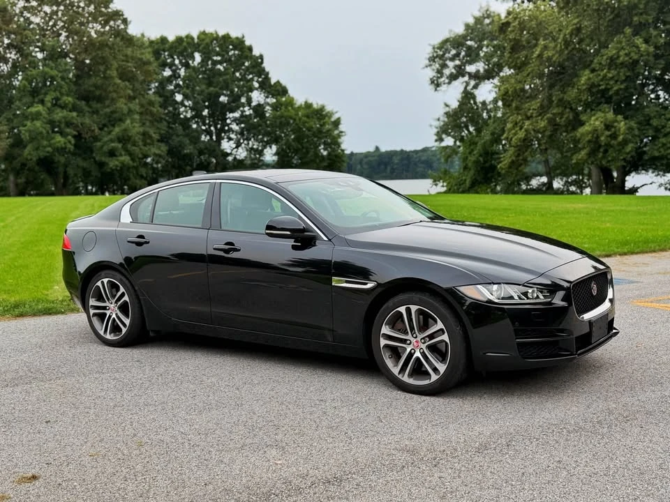 2017 Jaguar XE - Image 2 of 20