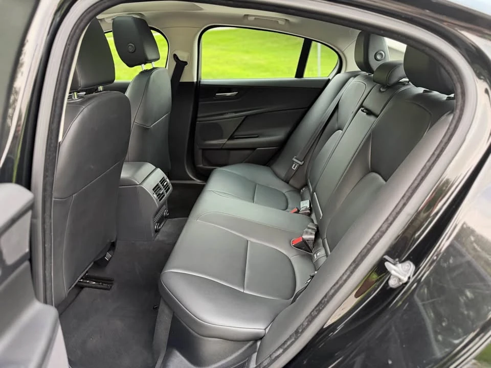 2017 Jaguar XE - Image 12 of 20