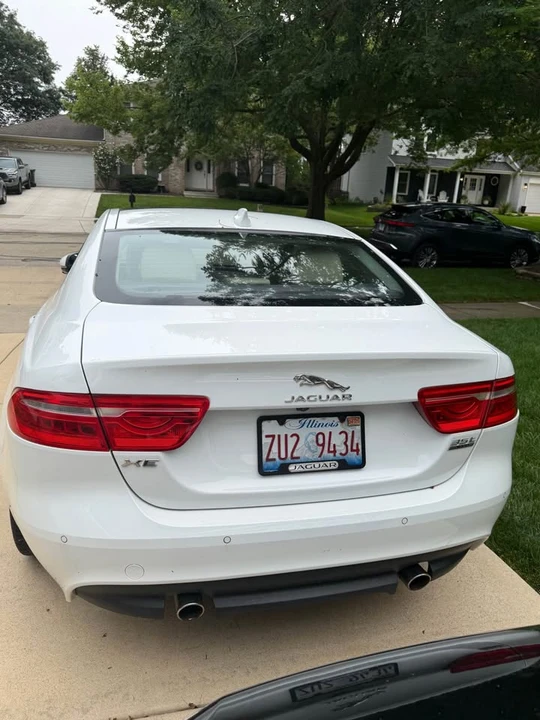 2017 Jaguar XE - Image 2 of 10