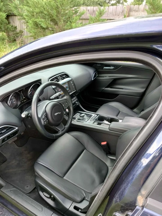 2017 Jaguar XE - Image 9 of 19