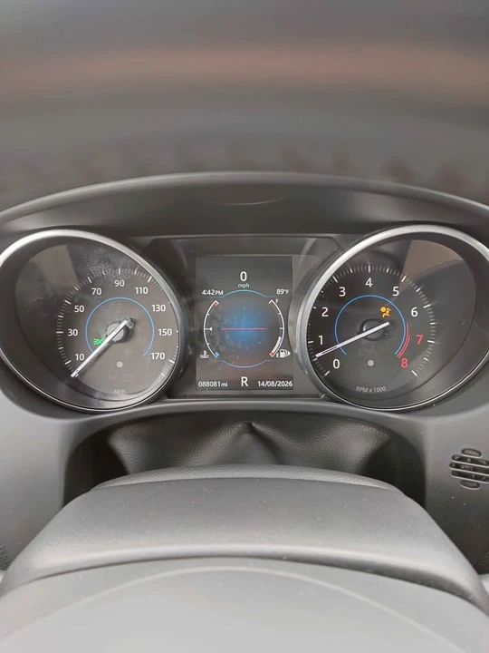 2017 Jaguar XE - Image 18 of 19