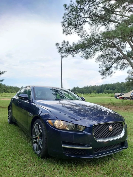 2017 Jaguar XE - Image 3 of 19