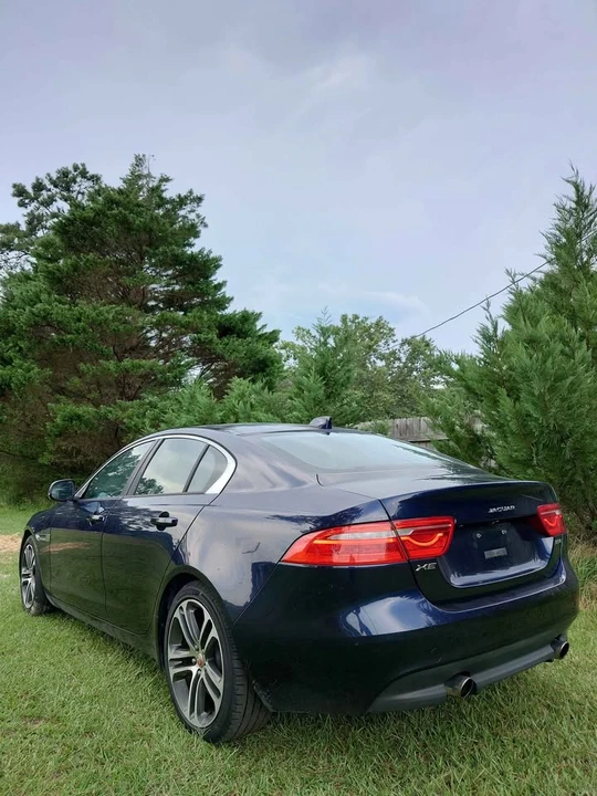 2017 Jaguar XE - Image 6 of 19
