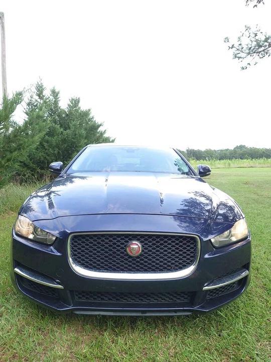 2017 Jaguar XE - Image 2 of 19