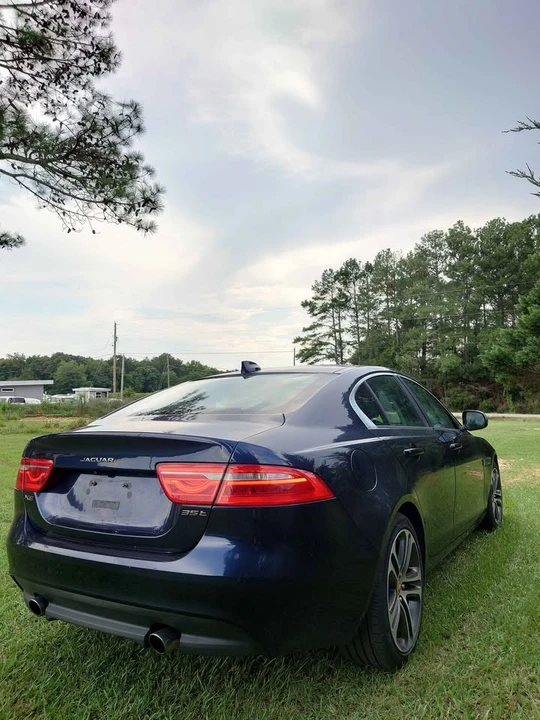 2017 Jaguar XE - Image 4 of 19