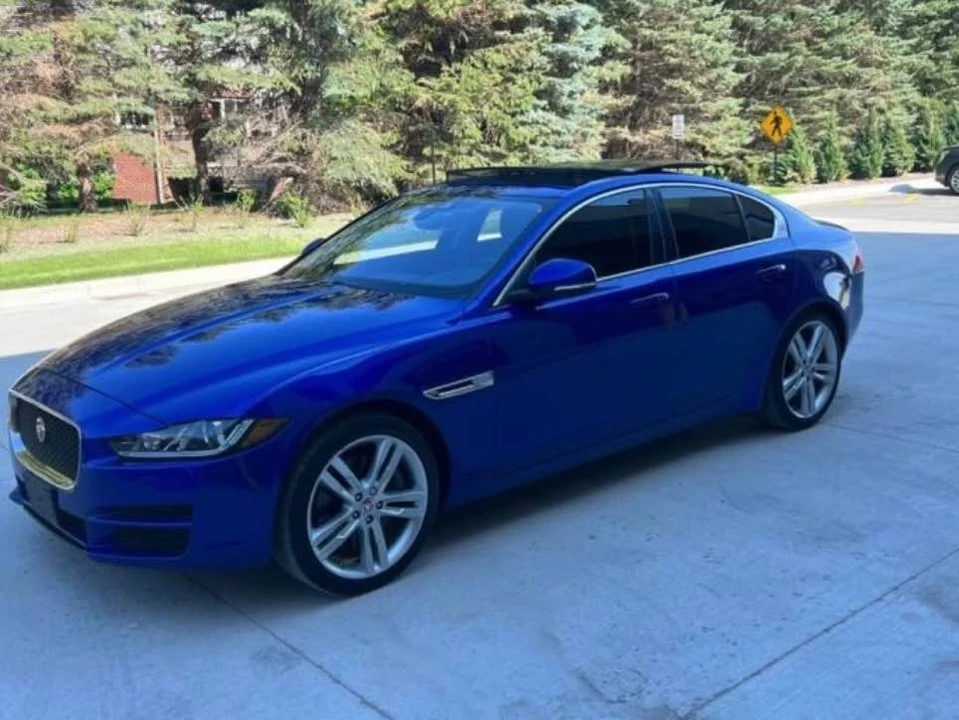 2017 Jaguar XE - Image 2 of 3