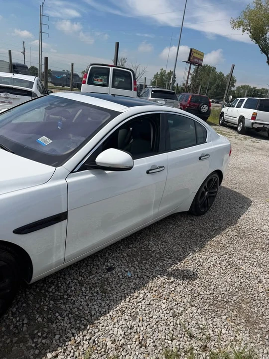 2017 Jaguar XE - Image 19 of 19